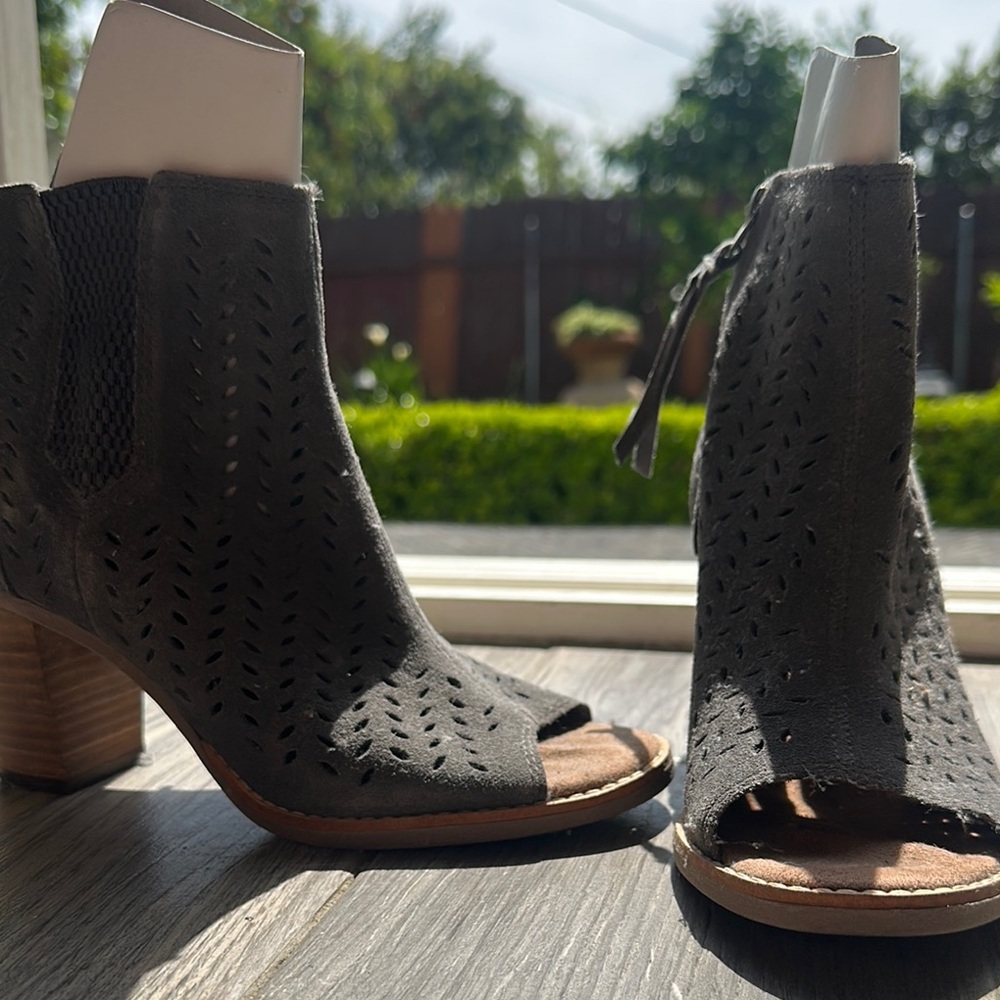 Women's Gray Suede Ankle Boots